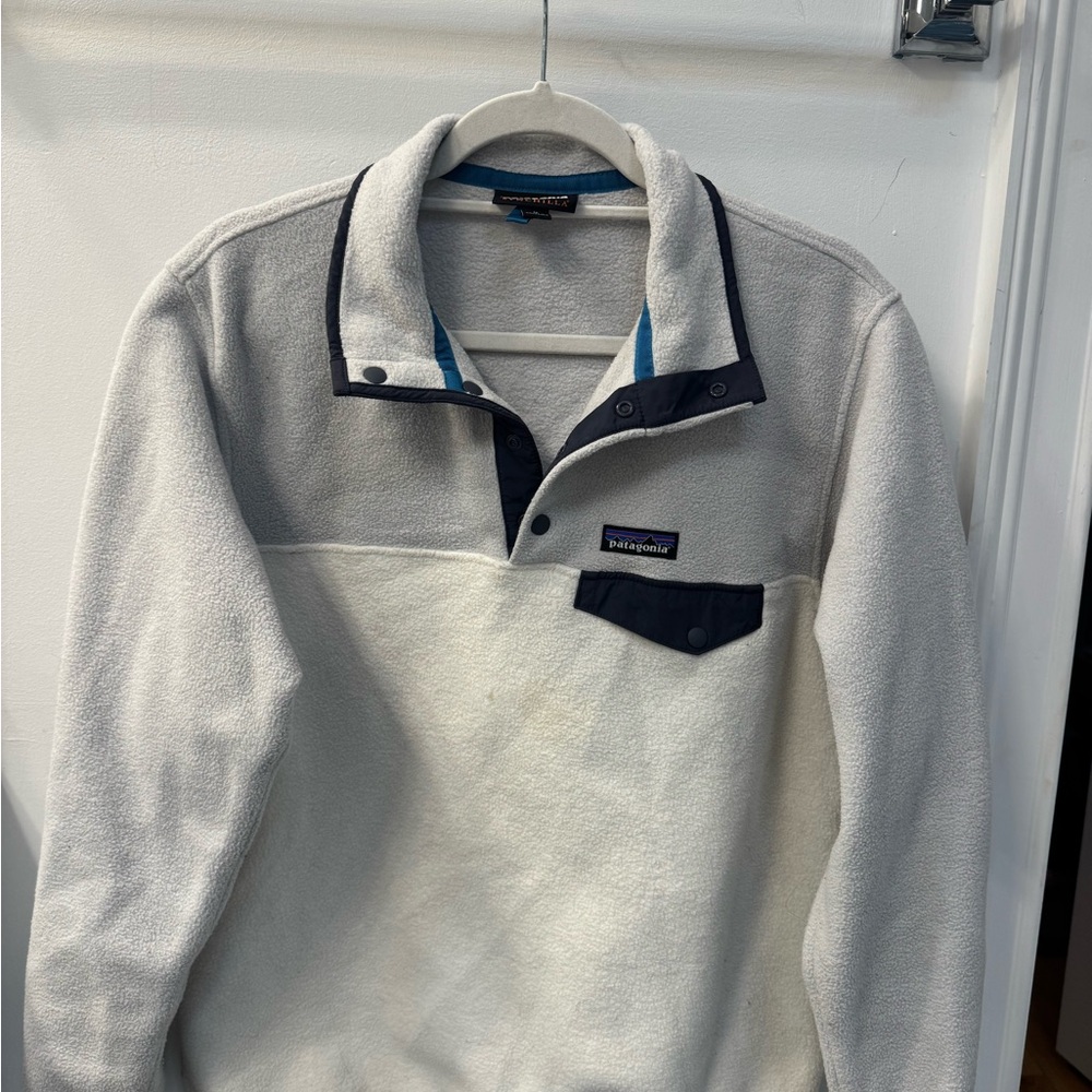 Patagonia Gray and Black Fleece Sweatshirt